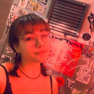 Meet your Posher, Lauren